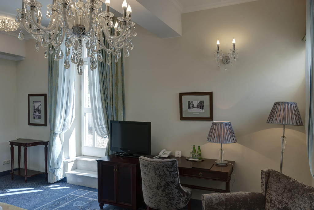 Hotel Willa Hueta Кельце Номер фото