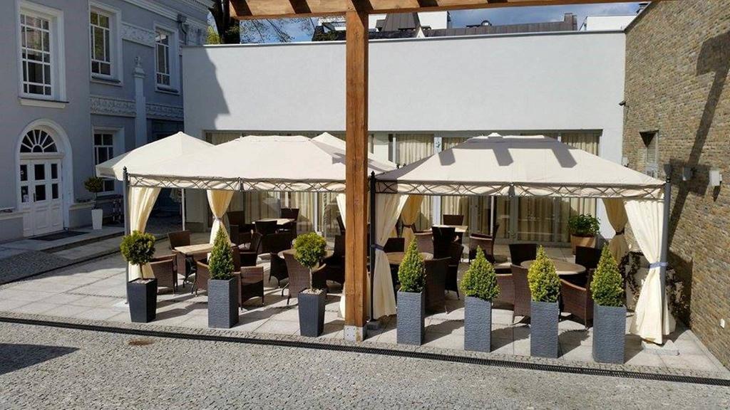 Hotel Willa Hueta Кельце Экстерьер фото
