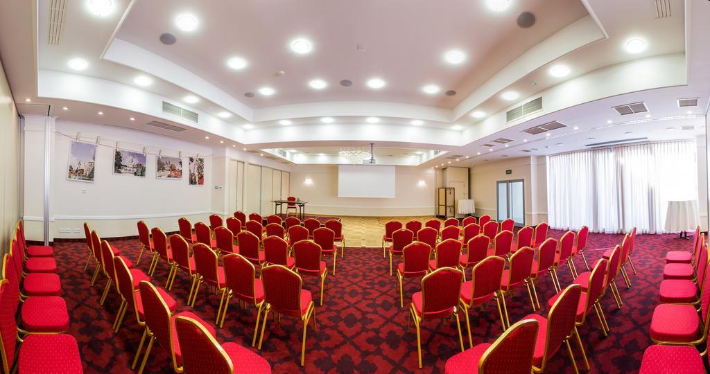 Hotel Willa Hueta Кельце Экстерьер фото