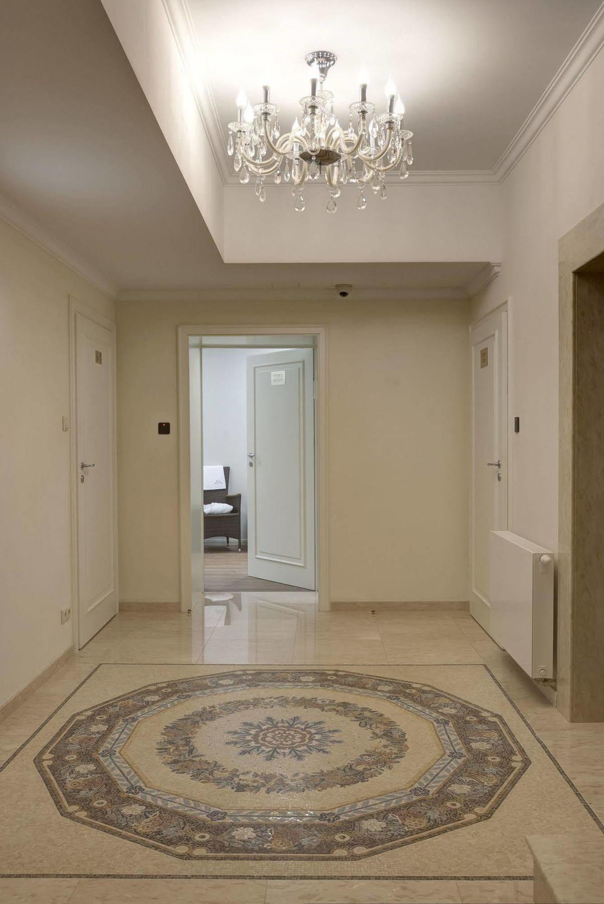 Hotel Willa Hueta Кельце Экстерьер фото
